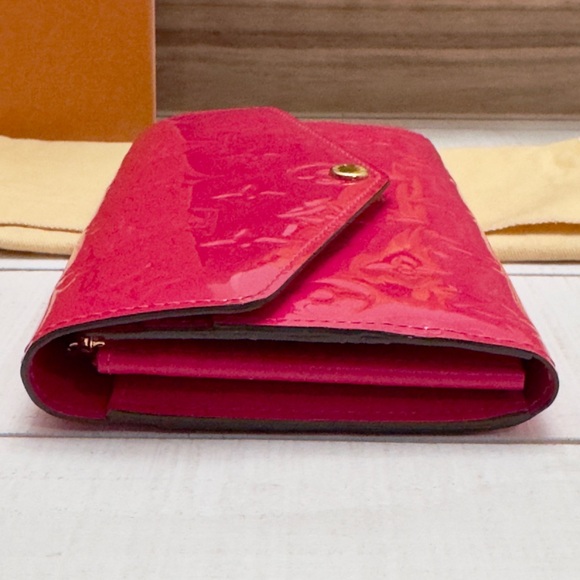 NEW Hot Pink Vernis Portefeuille Sarah
Monogram Long Wallet - Picture 7 of 16